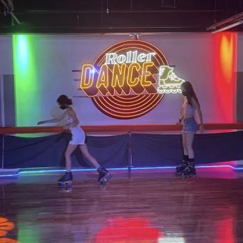 Roller Dance Liberdade: Patinação, Música e Diversão no Coração de SP